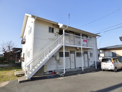 【外観】 | ホワイトハウスＡ | 建物周辺が開けていて風通し・採光良好です。