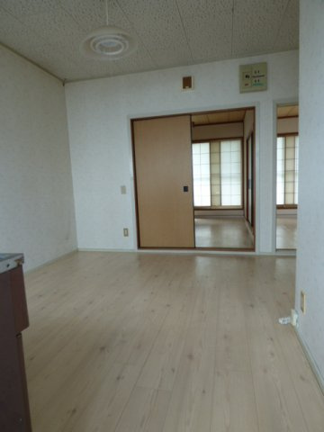 【居間・リビング】 | ホワイトハウスＡ