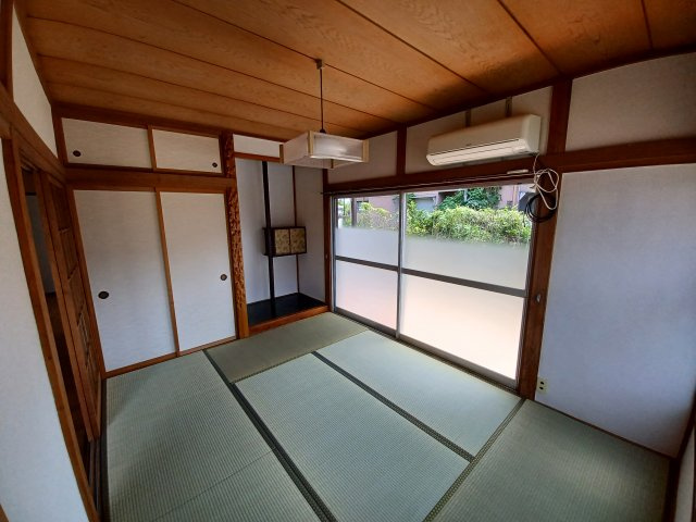 東松山市松山町３丁目 【賃貸中物件】平家戸建(オーナーチェンジ)の和室|南側６帖和室