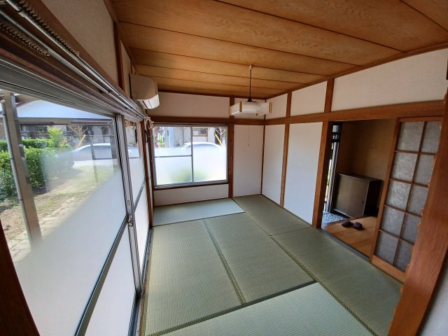 東松山市松山町３丁目 【賃貸中物件】平家戸建(オーナーチェンジ)の和室|南側６帖和室