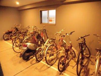 プレゼンス堀川のその他|駐輪場