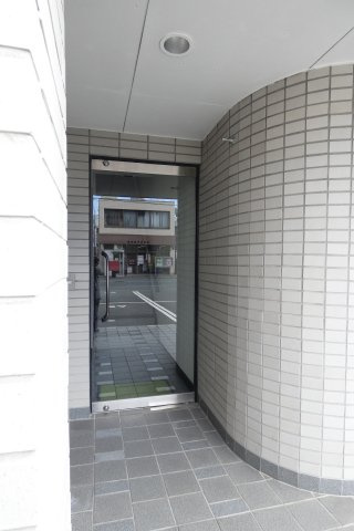 ALL-IT　BLDGのエントランス