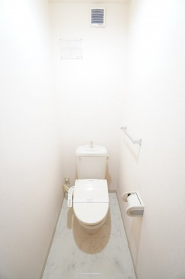 【トイレ】 | アークパレス | ※同物件・反転タイプの写真です。