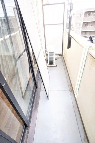 プリュムのバルコニー|日当たりの良いバルコニーです