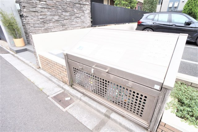 プリュムのその他|敷地内ゴミ置き場ですよ