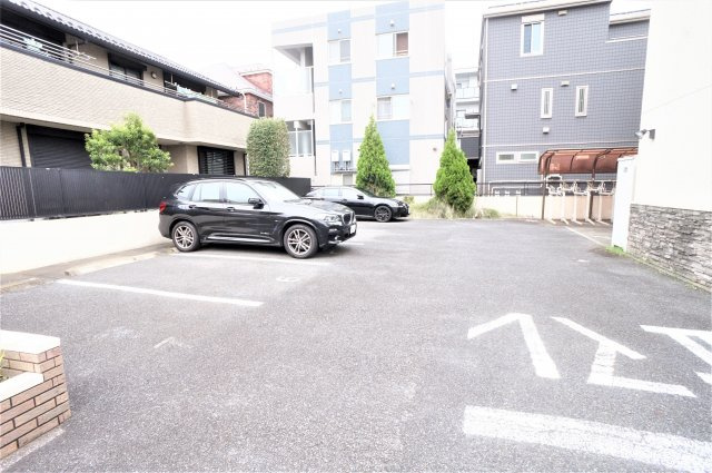 プリュムの駐車場|敷地内駐車場です