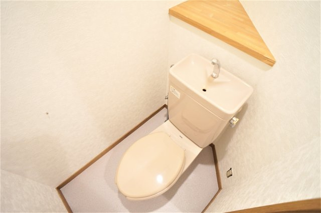 プリュムのトイレ|もちろんバス・トイレ別ですよ