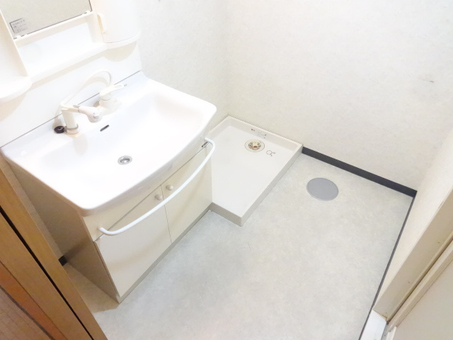 コンフォートヴィラの洗面所|同物件別部屋