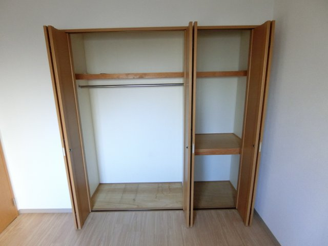 コンフォートヴィラの収納|同物件別部屋