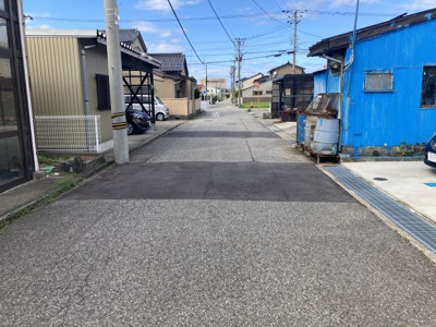 【前面道路含む現地写真】 | 高岡市中川栄町【売地】 | 前面道路は幅6ｍあります♪