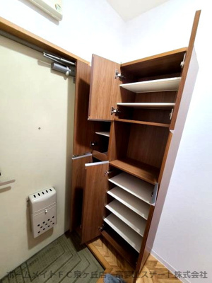 【玄関】 | リベラル深阪B棟 | ※同物件・同等間取りの写真です