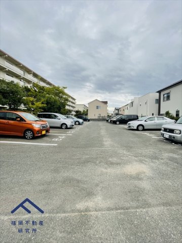 星の原団地の駐車場