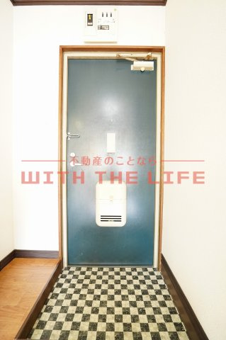 クラウンハイツ【キャッシュバック対象物件】の玄関|落ち着いた玄関です