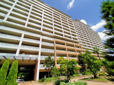 【外観】 | タイムズ・ピース・スクエア セントラルパークシティ | ◎大阪メトロ『蒲生四丁目駅』徒歩８分！！
◎小中学校が近くお子様の通学が安心です。
◎マンション内にシアタールーム・ゲストルーム・パーティールーム等、居住者が使える設備充実です♪