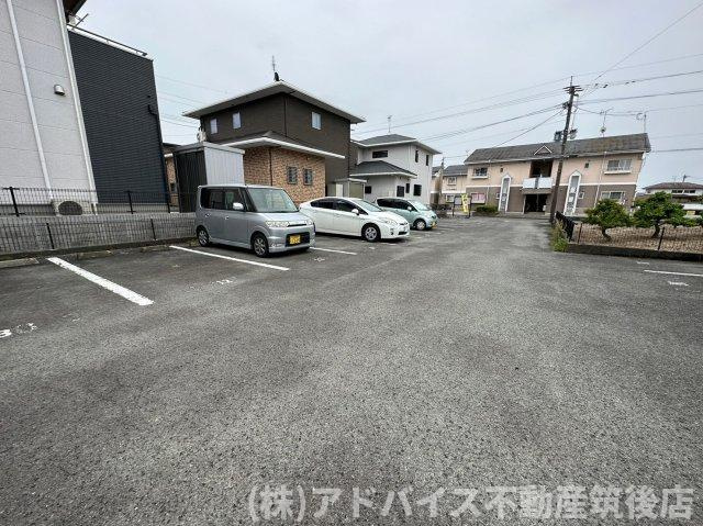 筑後市大字熊野のアパートの駐車場