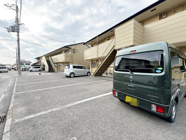 岩内マンションⅠの駐車場