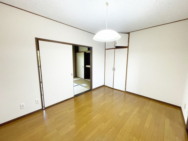 岩内マンションⅠの居間・リビング