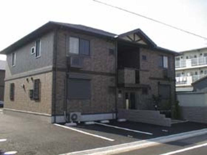 泉大津市二田町２丁目のハイツの外観|建物外観を気になさる方へ、見た目の良い物件です