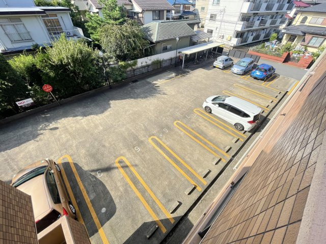 ヌーベルバーグ北柏の駐車場