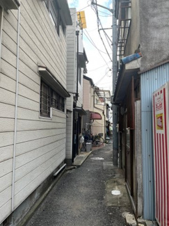 【前面道路含む現地写真】