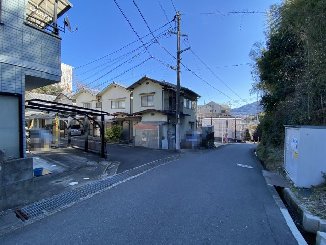 中古戸建　上安6丁目の前面道路含む現地写真