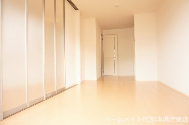 熊本市東区秋津２丁目のアパートの居間・リビング