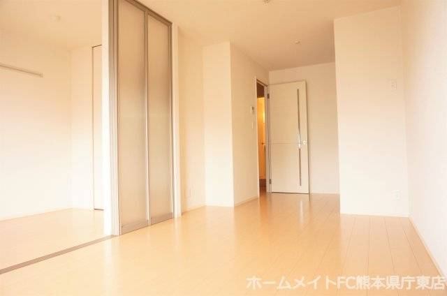 熊本市東区秋津２丁目のアパートの居間・リビング