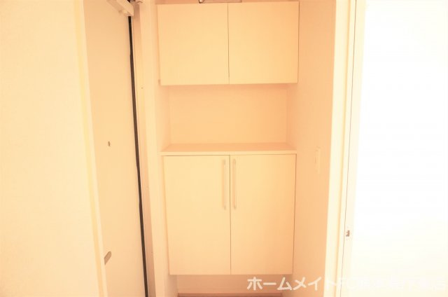 熊本市東区秋津２丁目のアパートの玄関