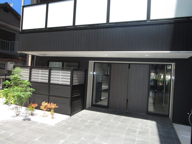 Mv.imp大阪塚本のエントランス