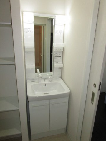 Mv.imp大阪塚本の独立洗面台