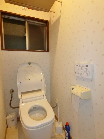 【トイレ】 | 伊東市川奈　戸建 | タンクレスのスタイリッシュなトイレです。
