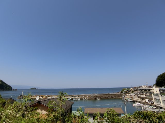 【外観】 | 伊東市川奈　戸建 | 川奈漁港がすぐ目の前！閑静な住宅街に立地しています。