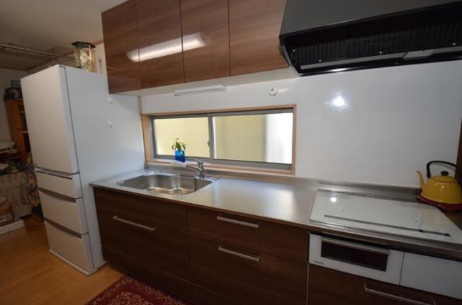 【キッチン】 | 伊東市川奈　戸建 | お料理好きの方にも嬉しい広々としたキッチンスペース。ＩＨなのでお手入れも楽々。