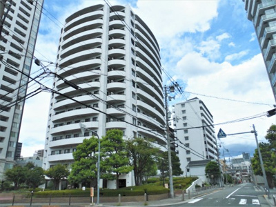 【外観】 | グランフェルティ夕陽ヶ丘 | 五条小学校の斜向かいに建つマンションです。