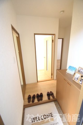 【玄関】 | 明るい玄関です
