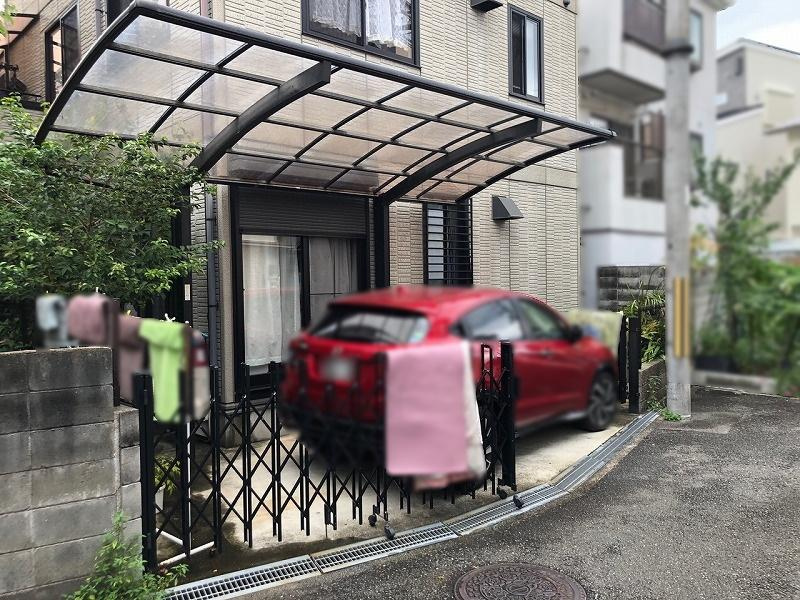 成美町　中古一戸建ての駐車場