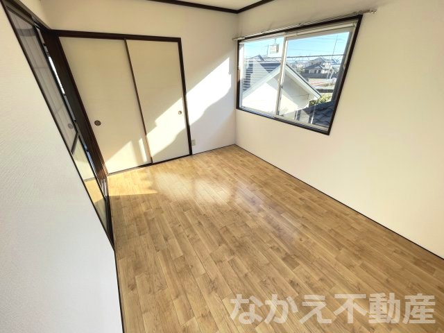 【寝室】 | 広くて明るい寝室