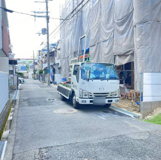 【前面道路含む現地写真】