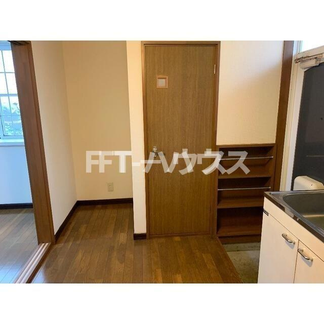 ハイツイレブンの玄関