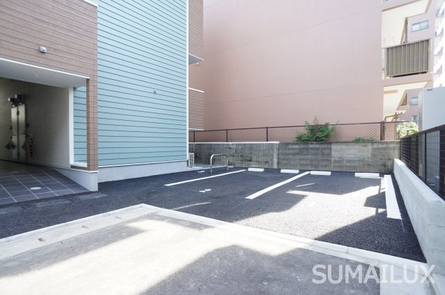 熊本市中央区本荘町のアパートの駐車場