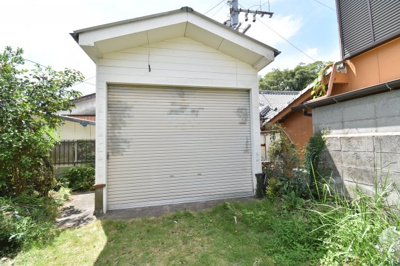 【その他】 | 鹿屋市寿1丁目　中古戸建 | 電動シャッター付き車庫