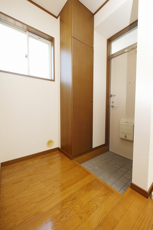 サウザンクロス髙田の玄関|サウザンクロス髙田101