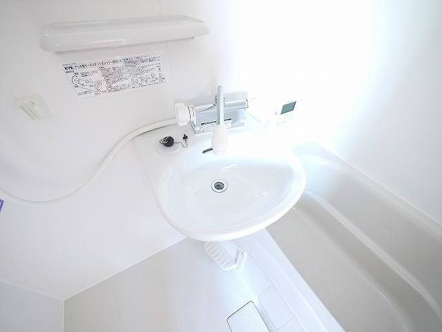 般若寺町戸建の洗面所|ゆったりとスペースのある洗面所