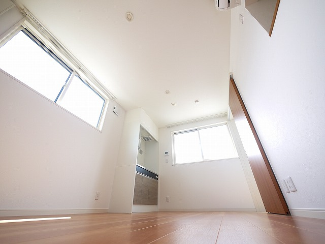 般若寺町戸建の洋室|きれいな洋室です