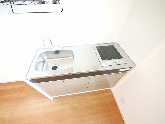 般若寺町戸建のキッチン|コンパクトなキッチンで掃除もラクラク