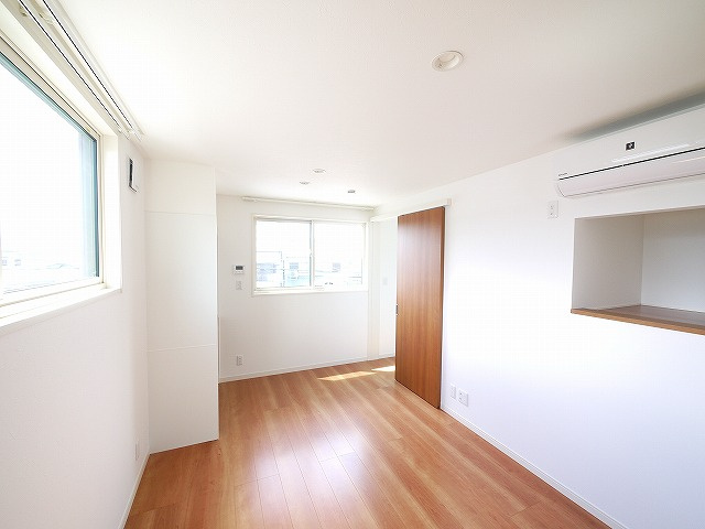 般若寺町戸建の寝室|落ち着いた色調の寝室です