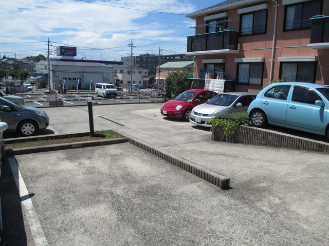 グランパルクAの駐車場
