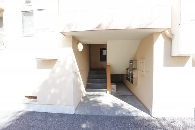 ココモタウン1番館のエントランス