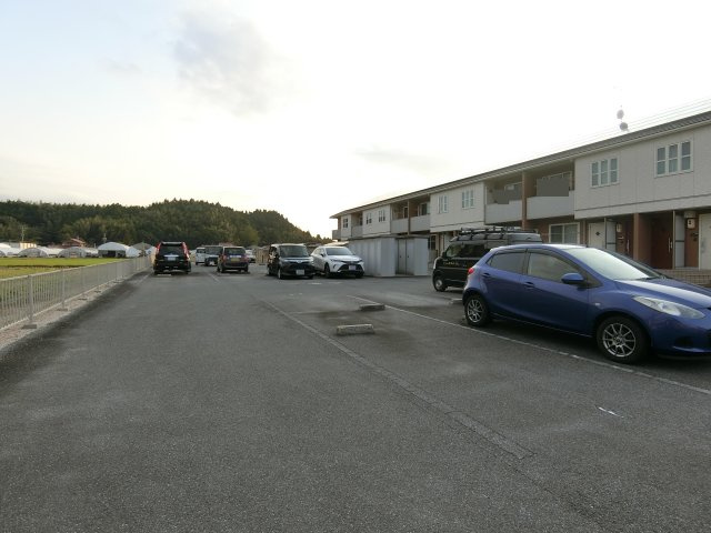 シャーメゾン・アークの駐車場