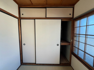 【和室】 | 東太子貸家 | 柔らかい畳が心地よい和室です。